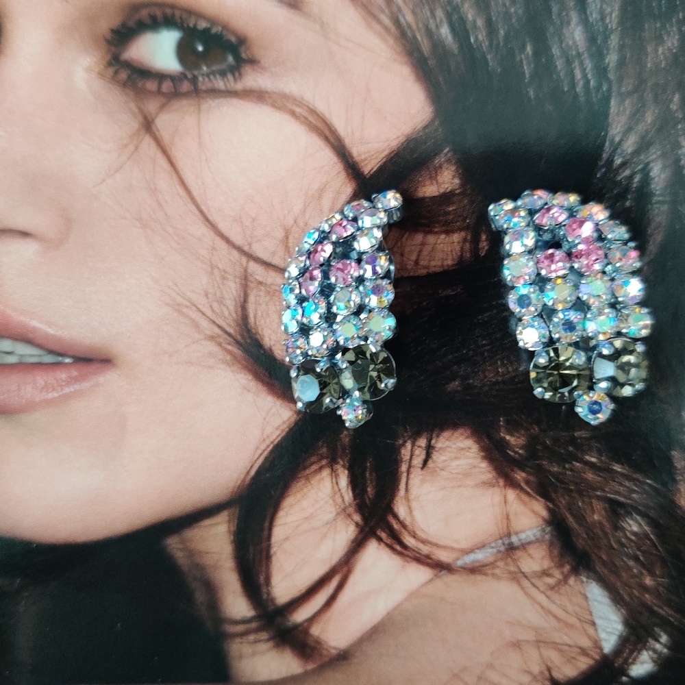 VTG Austrian Crystal Clip On Earrings EUC